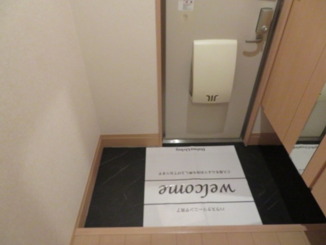 玄関　リビング