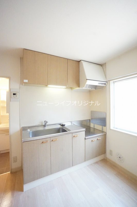 キッチン　コンロは設置幅・ガスの種別を確認の上、ご用意下さい。