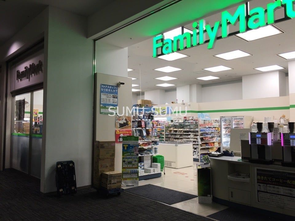 コンビニ　ファミリーマート横浜ビジネスパーク店（コンビニ）まで450m