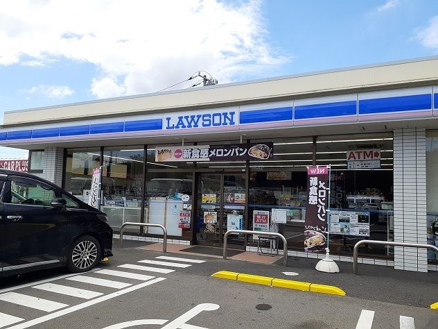 コンビニ　ローソンさん（コンビニ）まで800m