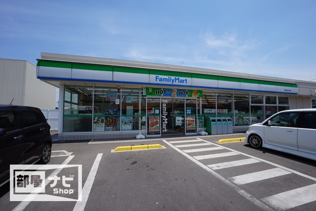 コンビニ　ファミリーマート高松仏生山北店（コンビニ）まで596m