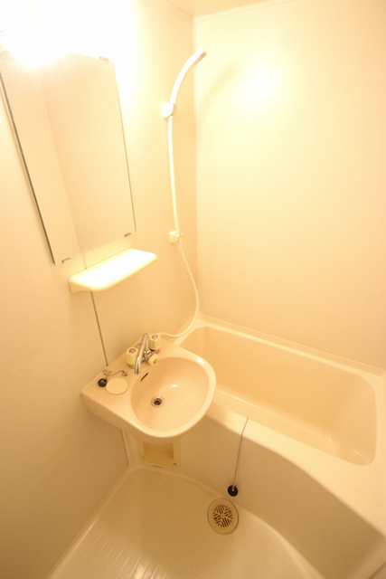 バス・シャワールーム　別室の参考写真です。※現況優先