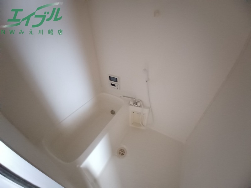 バス・シャワールーム　別部屋反転参考写真です。