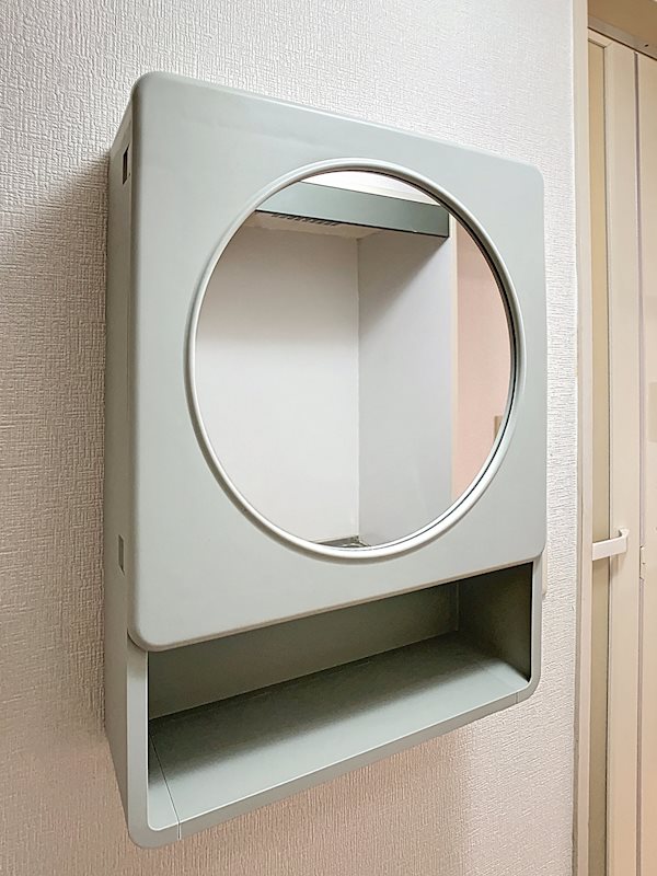 その他　身支度に便利な棚付きミラー