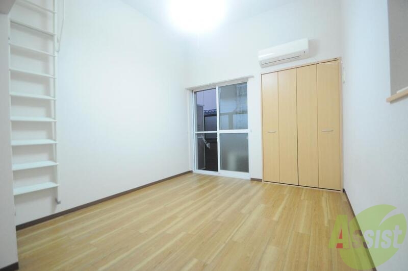 居室・リビング　７畳あるリビングは天井も高く、開放感があります！