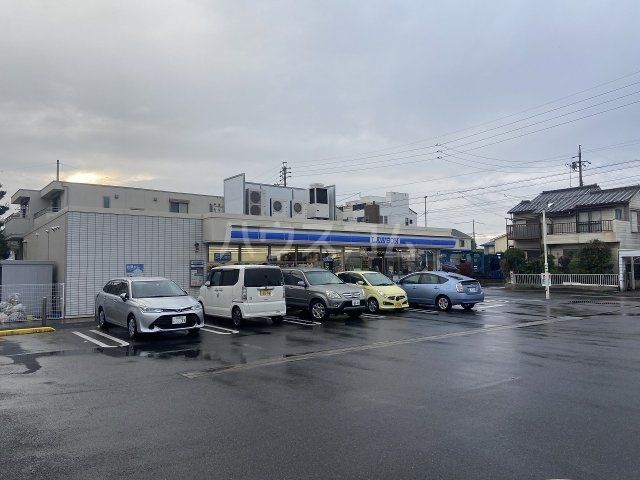 コンビニ　ローソン 中川中島新町店（コンビニ）まで311m