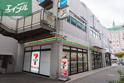 コンビニ　セブンイレブンハートイングランヴィア岡山店（コンビニ）まで340m