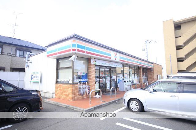 コンビニ　セブンイレブン（コンビニ）まで458m