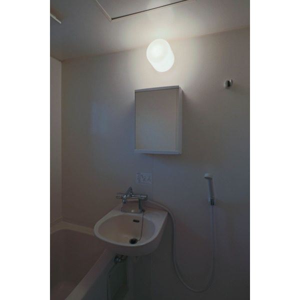 洗面設備　同じ建物の別のお部屋