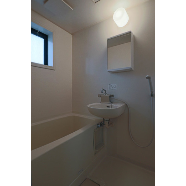 バス・シャワールーム　同じ建物の別のお部屋