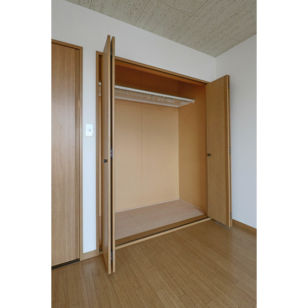 収納　同じ建物の別のお部屋