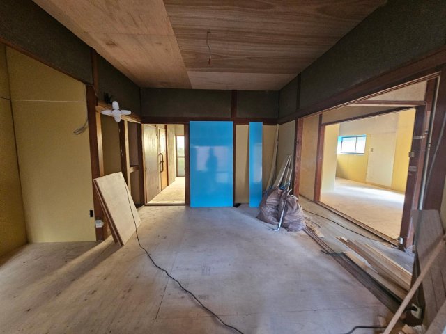 居室・リビング　リノベ中。1階8帖洋室