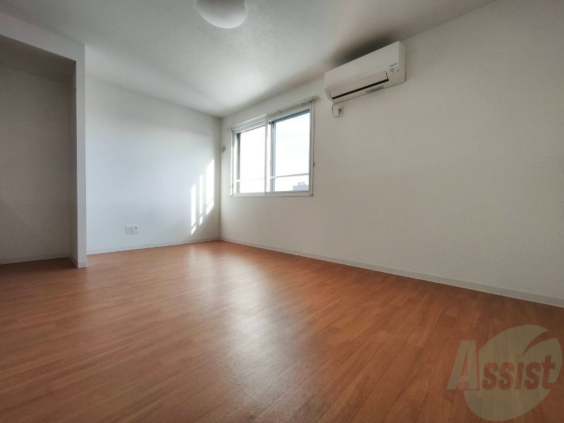 居室・リビング　シンプルな造りのワンルームのお部屋です！