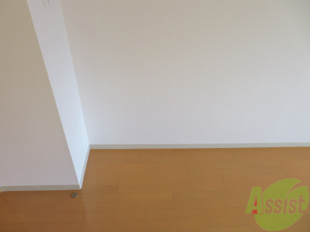 収納　お部屋のこちらには色々な収納を設置できそうですね