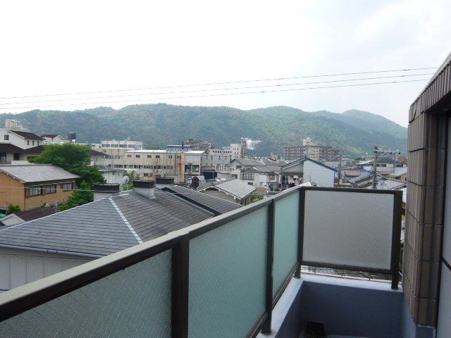 バルコニー　違うお部屋の写真です。ご参考までに