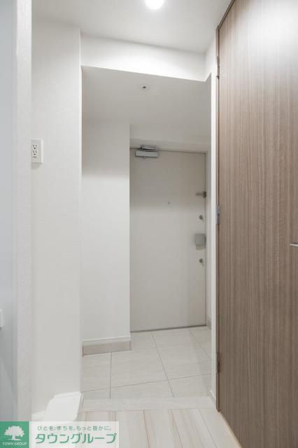 玄関　Aタイプ2024年10月撮影 同タイプ1401号室の写真です