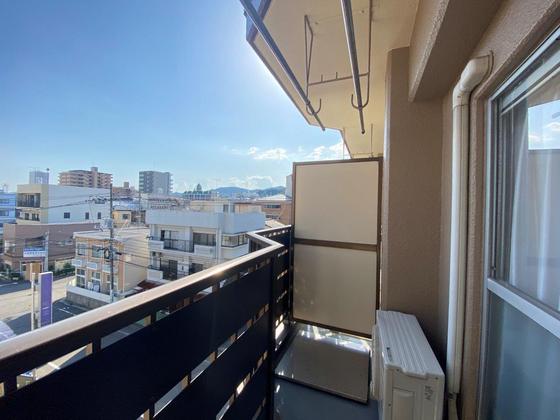 バルコニー　※別号室の写真です。