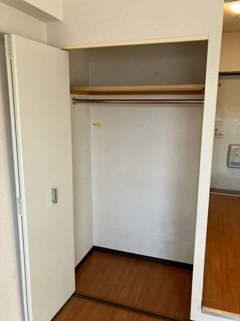 収納　洋室7帖のお部屋にあるクローゼットです♪大切なお洋服もしわに