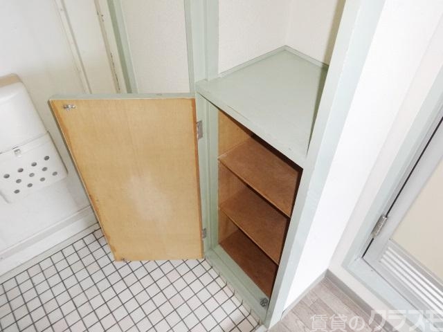 玄関　玄関にはシューズボックス完備！