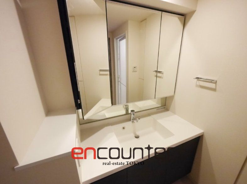 洗面設備　※同マンション別室参考写真