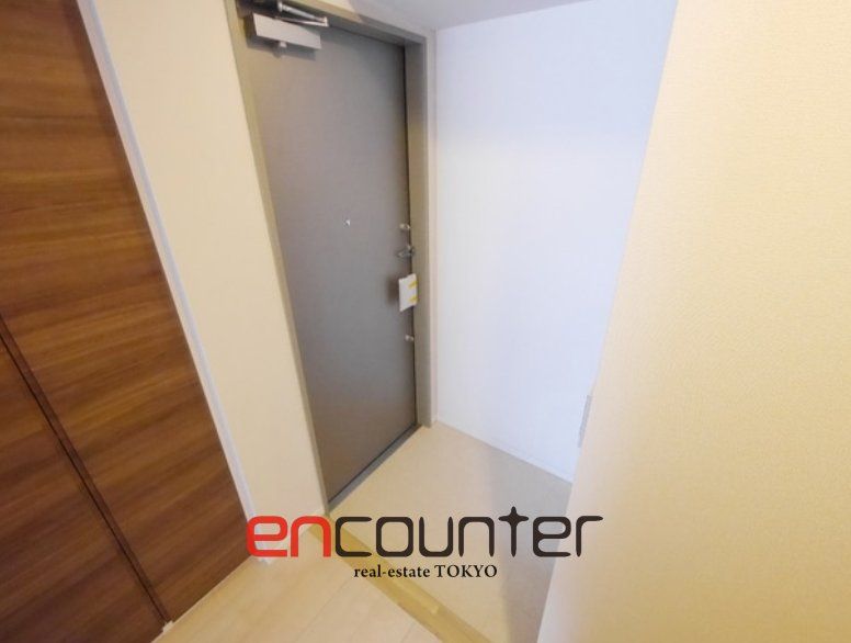 玄関　※同マンション別室参考写真