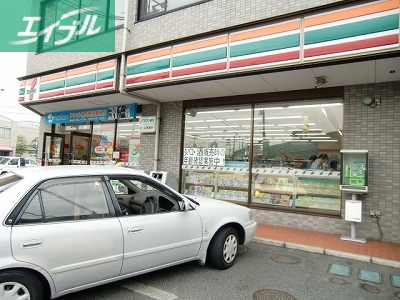 コンビニ　セブンイレブン岡山御南中東店（コンビニ）まで276m
