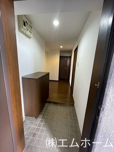 玄関　玄関　シューズボックス付