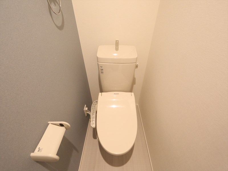 トイレ　温水洗浄暖房便座付トイレ