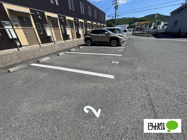 駐車場　駐車場