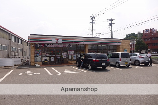 コンビニ　セブンイレブン（コンビニ）まで1946m