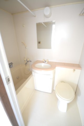 バス・シャワールーム　別号室の写真です。ご参考までに