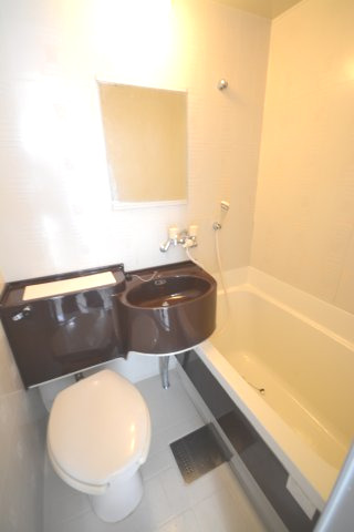 トイレ　別号室の写真です。ご参考までに