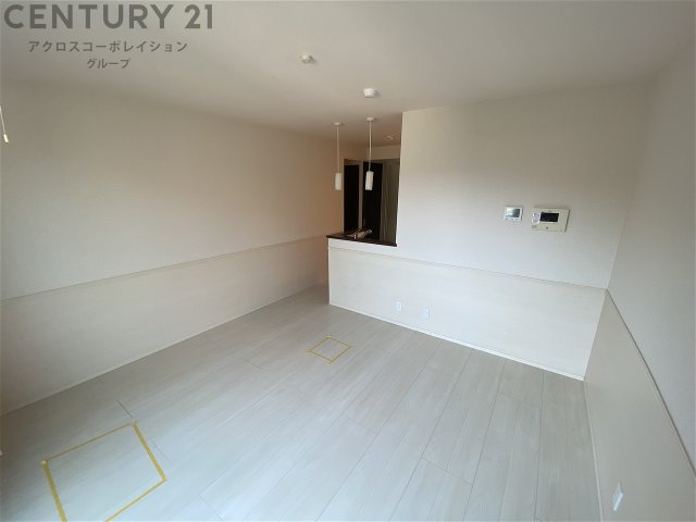 居室・リビング　エアコン付きで快適に過ごせます♪