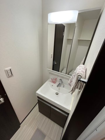洗面設備　同シリーズ物件のモデルルームになります※現況優先