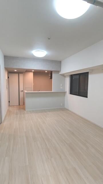 居室・リビング　こちらのリビングで趣味の時間をお楽しみください