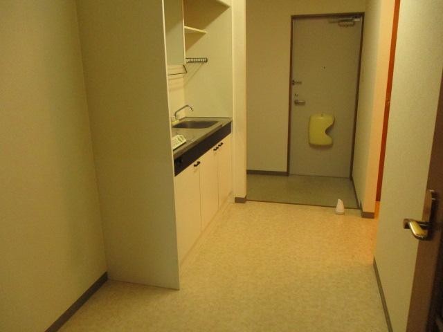 その他部屋・スペース　ゆとりのあるキッチン回りです！