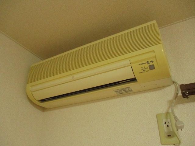 その他設備　エアコンが居室に1台ついています！