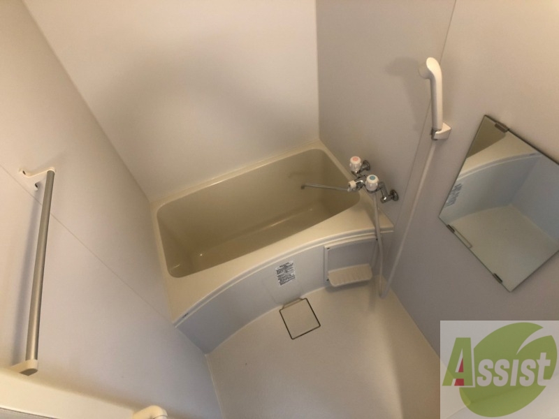 バス・シャワールーム　お風呂になります。一日の疲れを癒してくださいね。