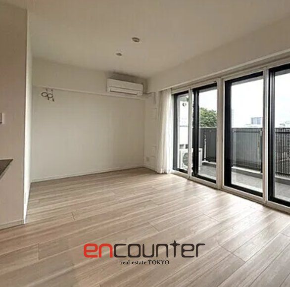 居室・リビング　※同マンション別室参考写真