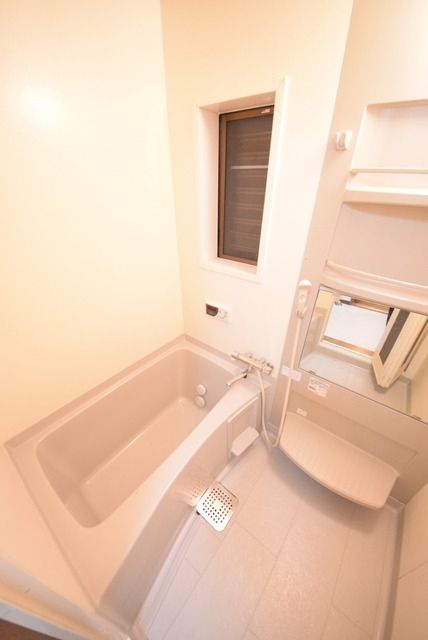 バス・シャワールーム　☆ゆったりお風呂に入れますよ☆