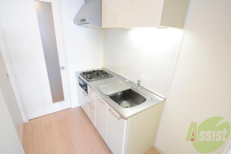 キッチン　冷蔵庫置場もあります