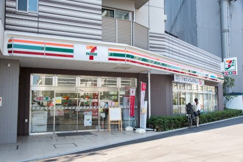 コンビニ　セブンイレブン 江東塩浜2丁目店（コンビニ）まで829m