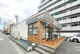 コンビニ　セブン-イレブン 平塚老松町店（コンビニ）まで118m