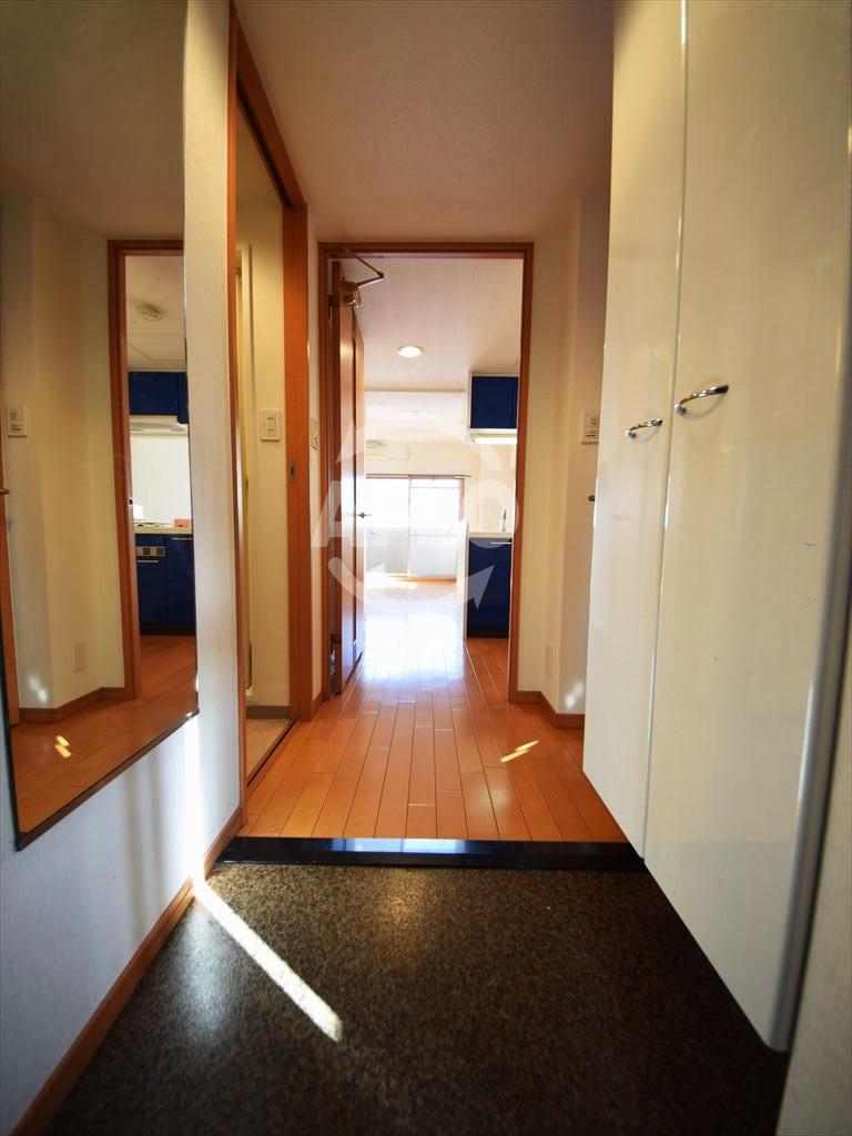 玄関　プレサンス心斎橋モデルノ　玄関スペース