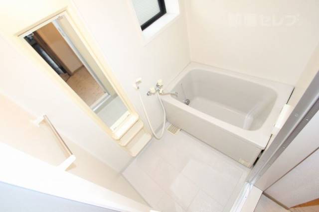 バス・シャワールーム　ゆったりサイズのお風呂