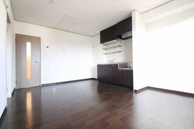 居室・リビング　広々としたリビング