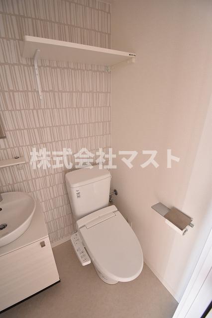 トイレ　※室内写真は別のお部屋となります。