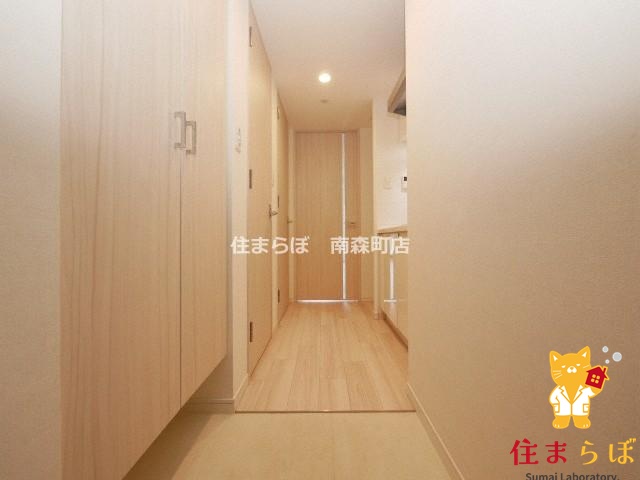 玄関　「気になったら、LINEで気軽に相談できますよ。」