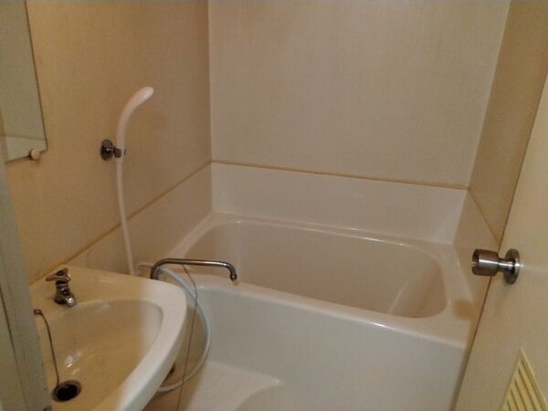 バス・シャワールーム　画像と現状が異なる場合は現状優先となります。