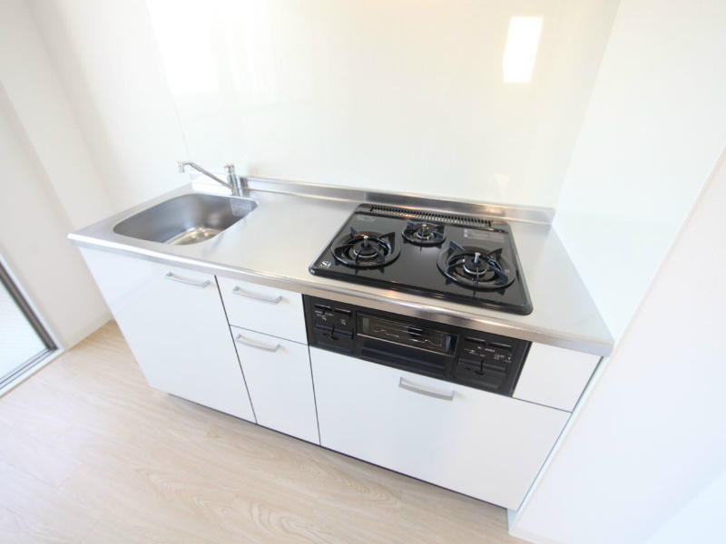キッチン　システムキッチン（ガス3口コンログリル付）